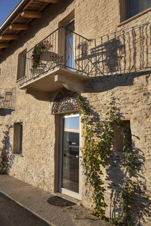 Borgese Camere E Suites Neive Bagian luar foto